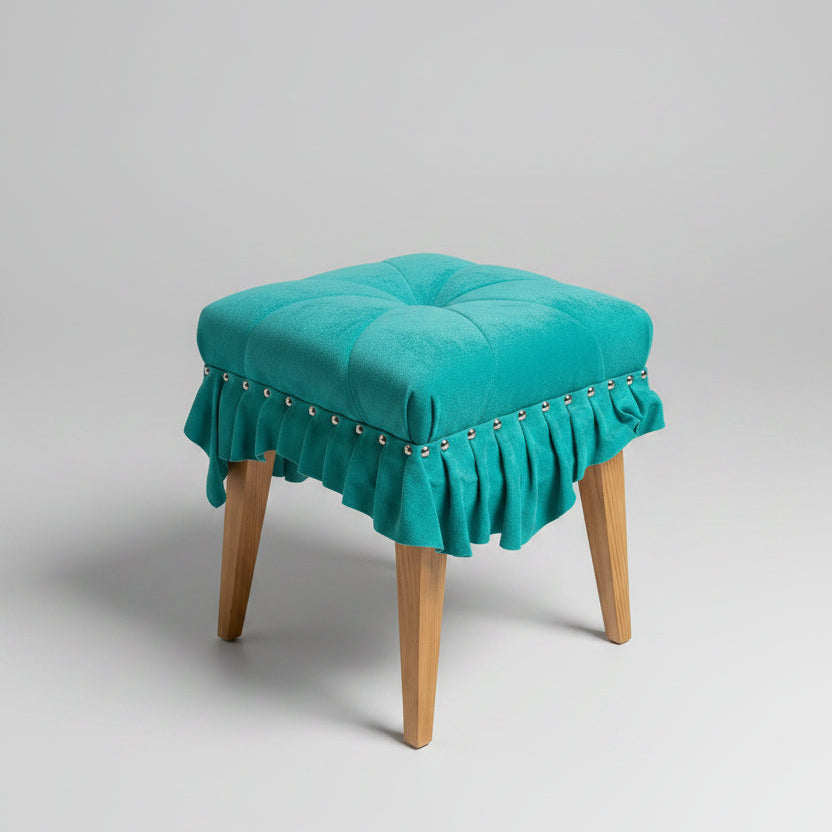 美しいドレスのように佇む「Swell Stool」 〜美しいターコイズの豚革〜