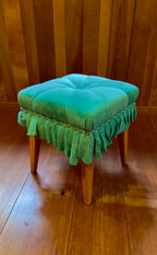 美しいドレスのように佇む「Swell Stool」 〜美しいターコイズの豚革〜