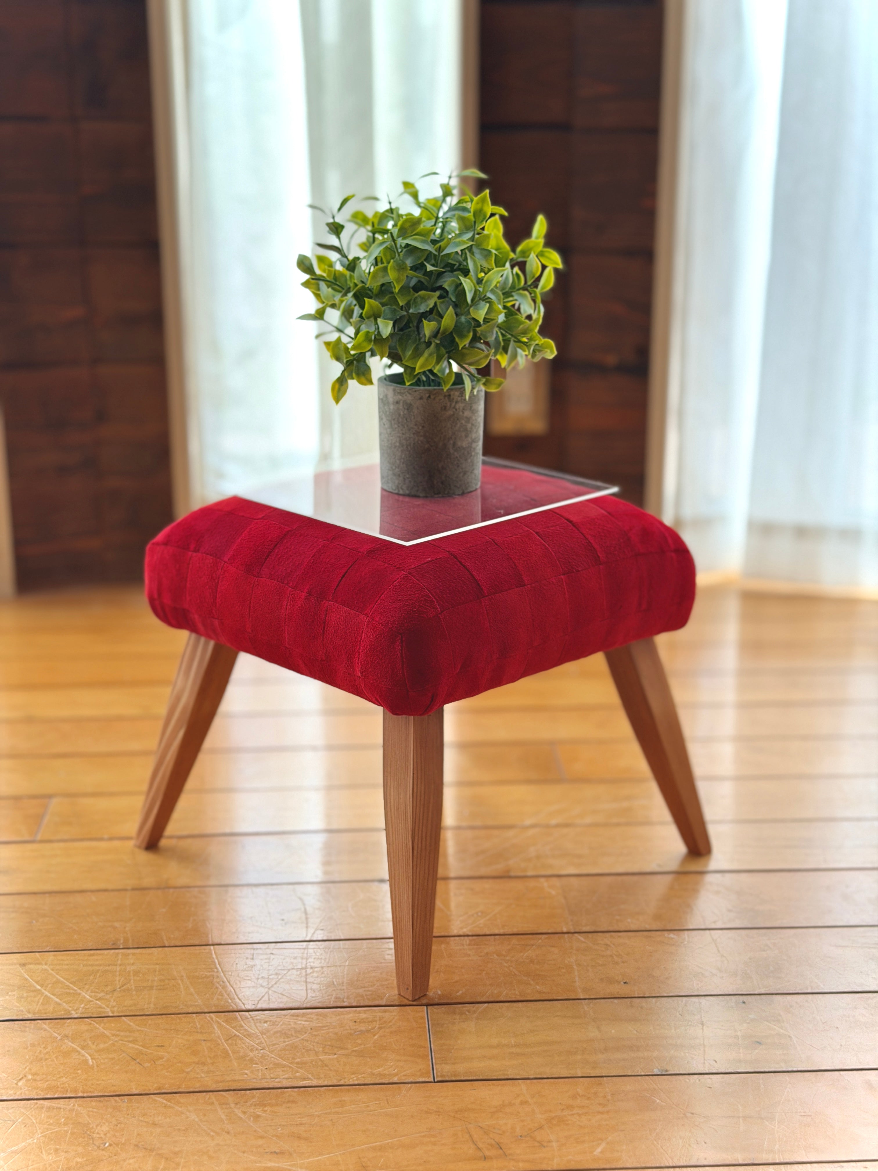 英国製 ALMA  スウェード スツール オットマン 【レッド】 GRID | Red Suede Stool ~レッドスエード スツール~ – Terrace_co-vo
